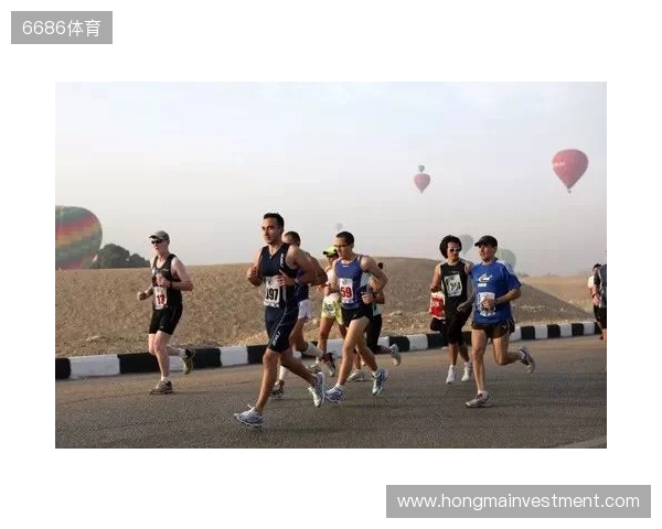 感人至深,朋友穿若塔球衣跑马拉松,期间与若塔妻子相拥 感人至深,朋友穿若塔球衣跑马拉松,期间与若塔妻子相拥